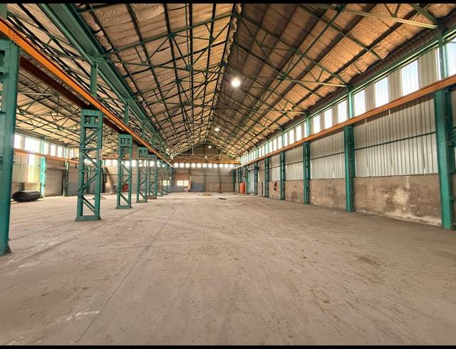 4,000M² WAREHOUSE FOR SALE IN BOKSBURG EAST